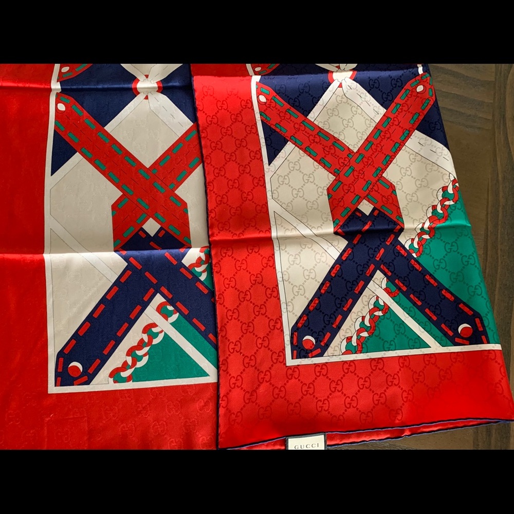 NEW GUCCI SCARF 90X90 100% SILK MADE IN ITALY - Picture 7 of 8